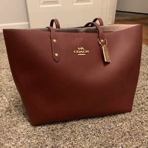 Coach Leather Town Tote Purse in Wine NWT